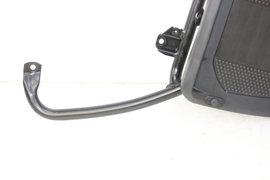 photo de PORTAPACCHI PIAGGIO MP3 HPE 310 (2024 - 2025) - Stato della superficie e materiale