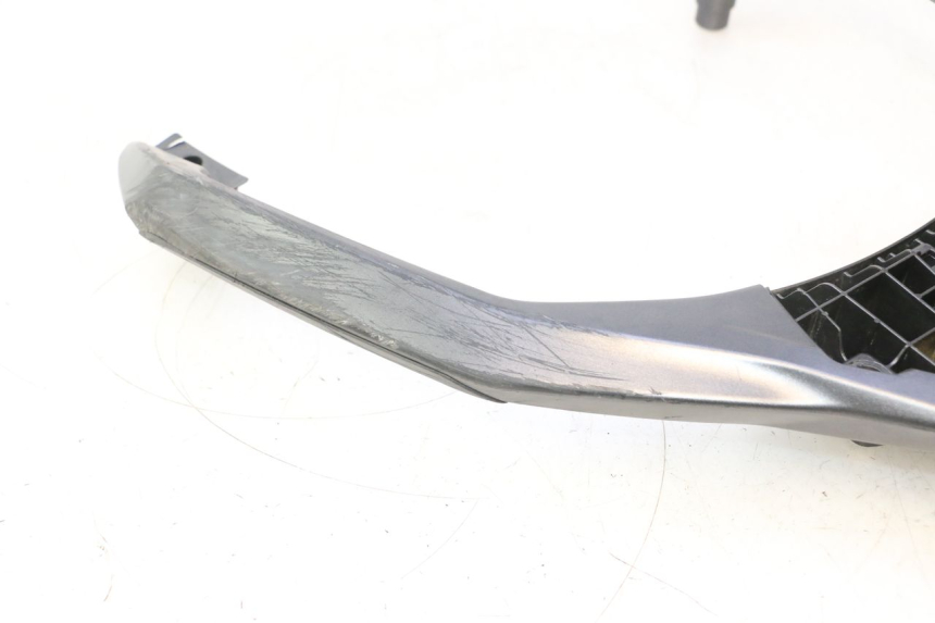 photo de PORTAPACCHI PIAGGIO MP3 HPE 530 (2022 - 2026) - Zoom sui componenti