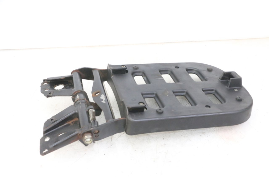 photo de PORTAPACCHI PIAGGIO MP3 LT 300 (2010 - 2016) - Dettagli dei punti di fissaggio