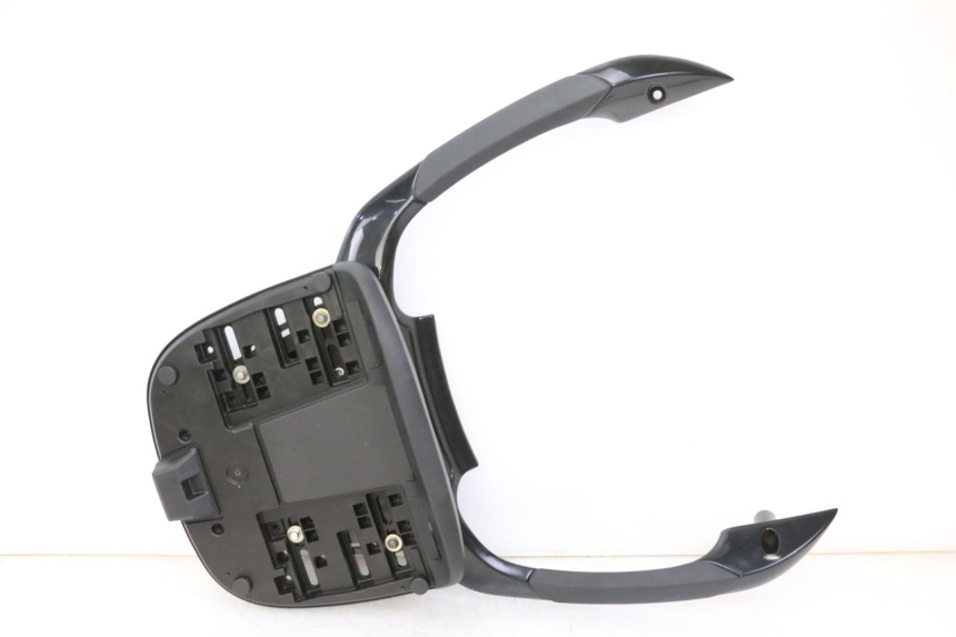 photo de PORTAPACCHI PIAGGIO MP3 500 (2014 - 2017) - Dettagli dei punti di fissaggio