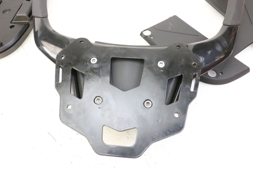 photo de PORTAPACCHI PIAGGIO MP3 500 (2014 - 2017) - Stato della superficie e materiale