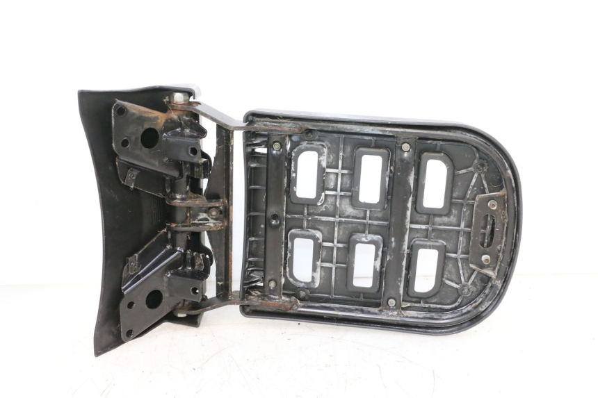 photo de PORTAPACCHI PIAGGIO MP3 125 (2006 - 2014) - Altra vista dell'articolo