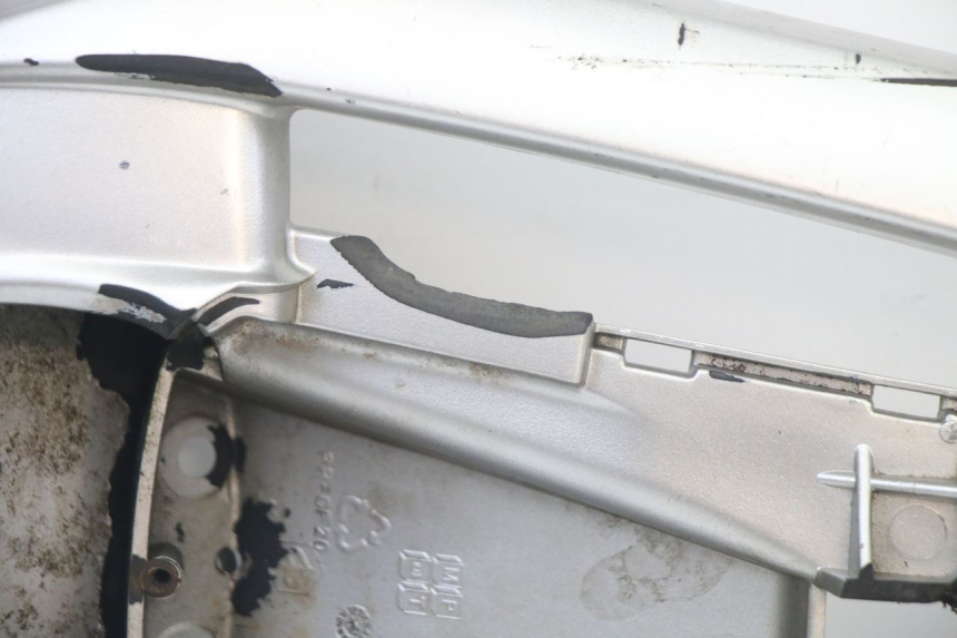 photo de PORTE PACCHETTO PIAGGIO VESPA GRANTURISMO 125 (2003 - 2007) - Zoom sullo stato d'uso