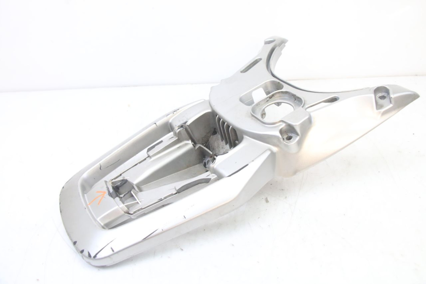 photo de PORTE PACCHETTO PIAGGIO VESPA GRANTURISMO 125 (2003 - 2007) - Dettagli dei punti di fissaggio