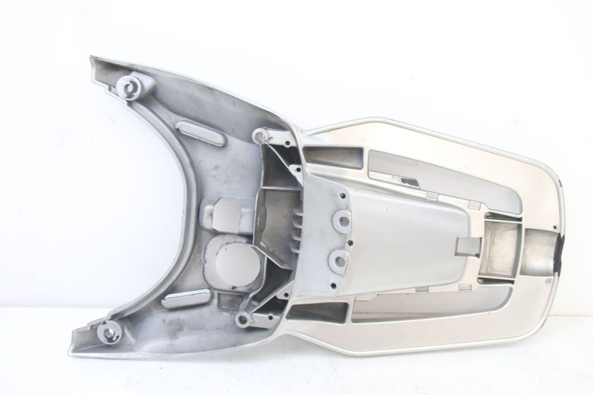 photo de PORTE PACCHETTO PIAGGIO VESPA GRANTURISMO 125 (2003 - 2007) - Ricambio usato controllato