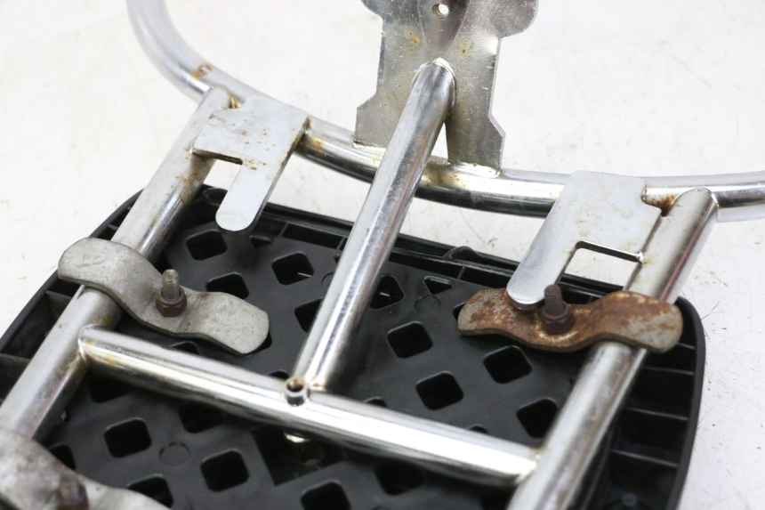 photo de PORTAPACCHI PIAGGIO VESPA LX 2T 50 (2005 - 2013) - Dettaglio del componente