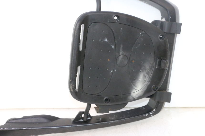 photo de PORTAPACCHI PEUGEOT SATELIS 125 (2006 - 2009) - Dettaglio del componente