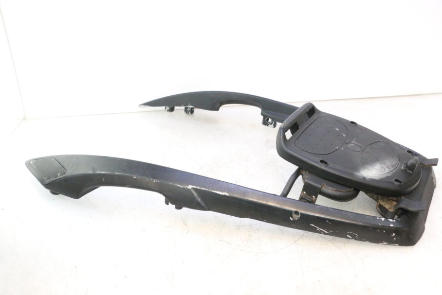 photo de PORTAPACCHI PEUGEOT SATELIS 125 (2006 - 2009) - Altra vista dell'articolo