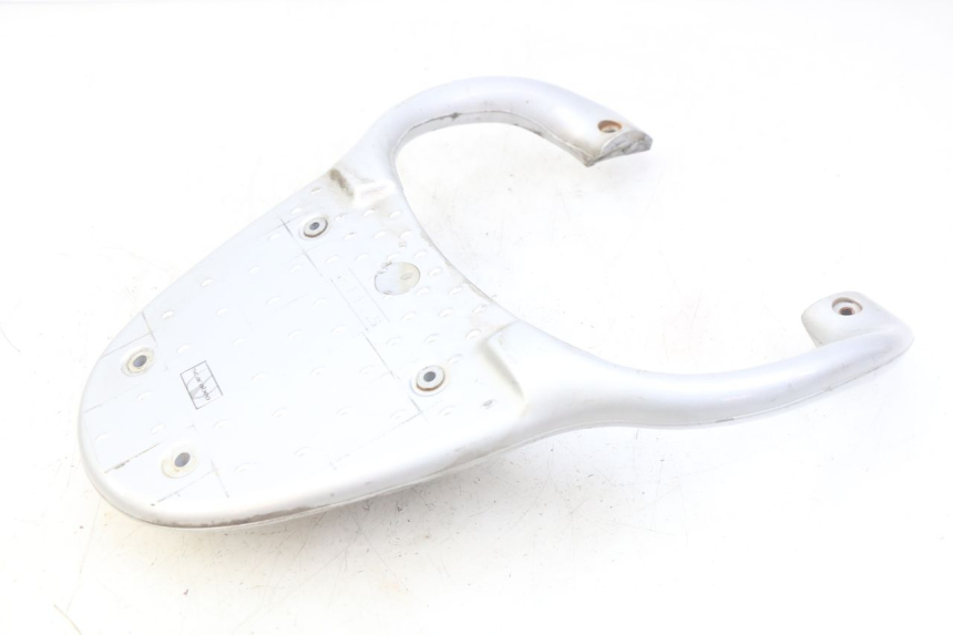 photo de PORTE PACCHETTO APRILIA SCARABEO 100 (2003 - 2012) - Dettagli dei punti di fissaggio