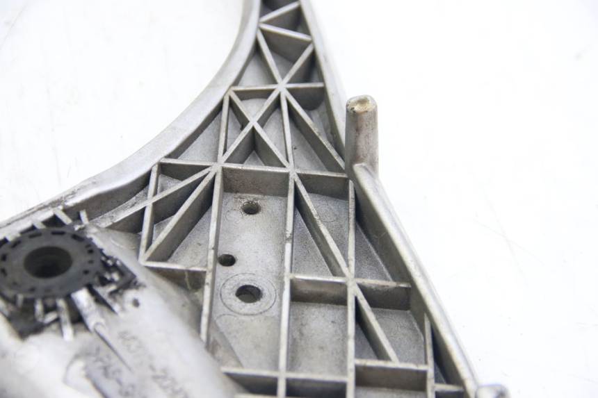 photo de PORTE PACCHETTO SUZUKI SIXTEEN 125 (2008 - 2010) - Stato della superficie e materiale