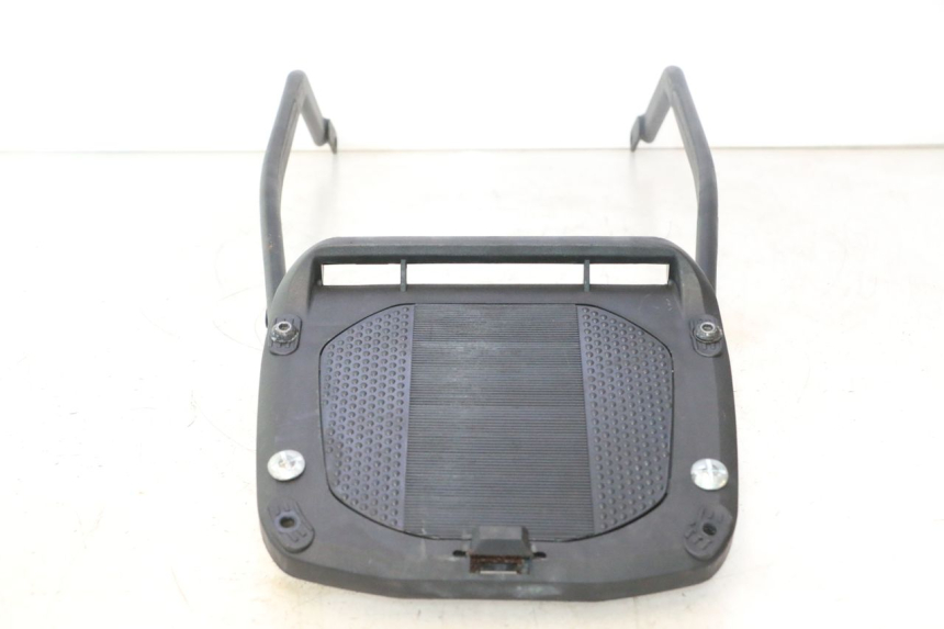 photo de PORTAPACCHI YAMAHA XJR 1300 (1998 - 2002) - Dettagli dei punti di fissaggio