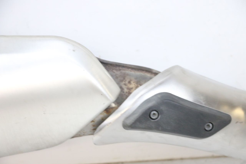 photo de SILENZIATORE DESTRO SUZUKI DL V STROM 1000 (2002 - 2007) - Primo piano ad alta risoluzione