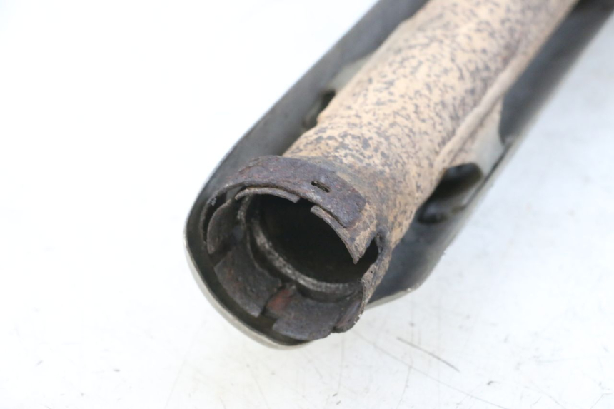 photo de SILENZIATORE DESTRO SUZUKI DL V STROM 1000 (2002 - 2007) - Primo piano tecnico