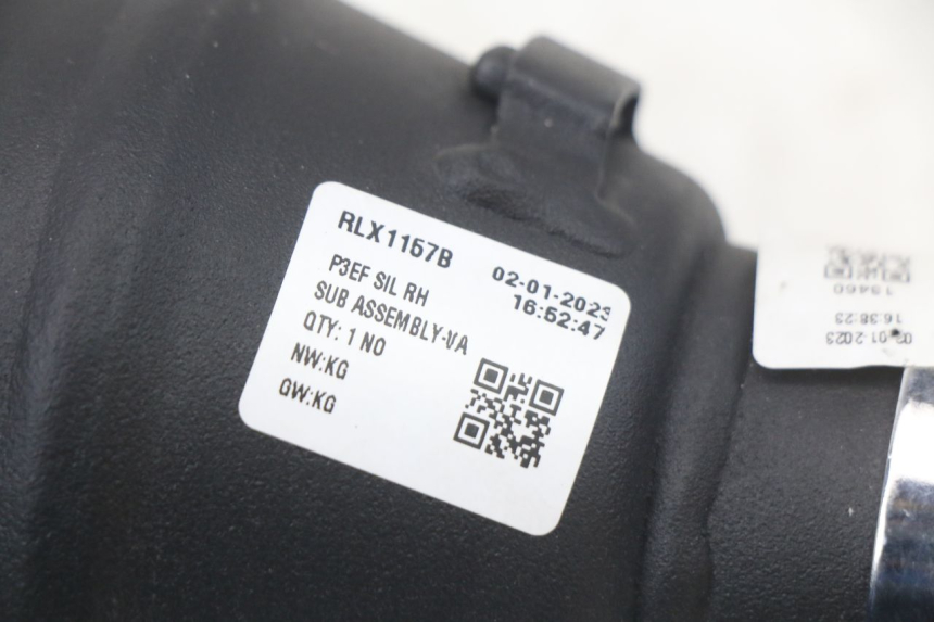 photo de DESTRA SCARICO ROYAL ENFIELD CONTINENTAL GT 650 (2019 - 2024) - Altra angolazione