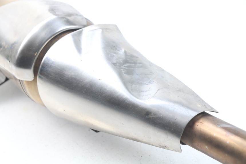 photo de Scarico sinistro YAMAHA TDM ABS 900 (2002 - 2014) - Primo piano tecnico