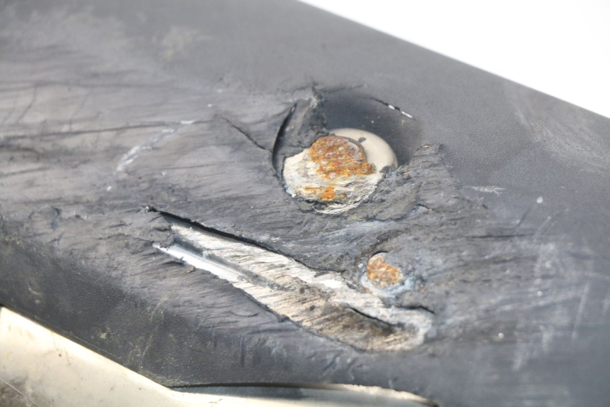 photo de Scarico PEUGEOT SATELIS 500 (2007 - 2013) - Zoom sullo stato d'uso