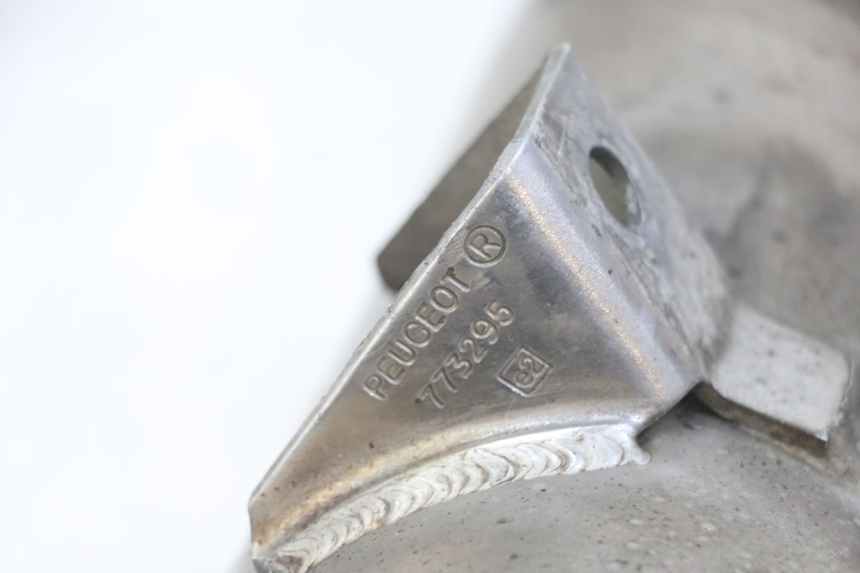 photo de SCARICO PEUGEOT SATELIS 125 (2013 - 2018) - Primo piano tecnico