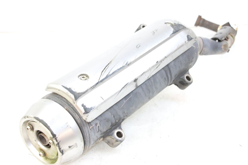 photo de SCARICO YAMAHA XMAX X-MAX 125 (2006 - 2009) - Dettagli dei punti di fissaggio