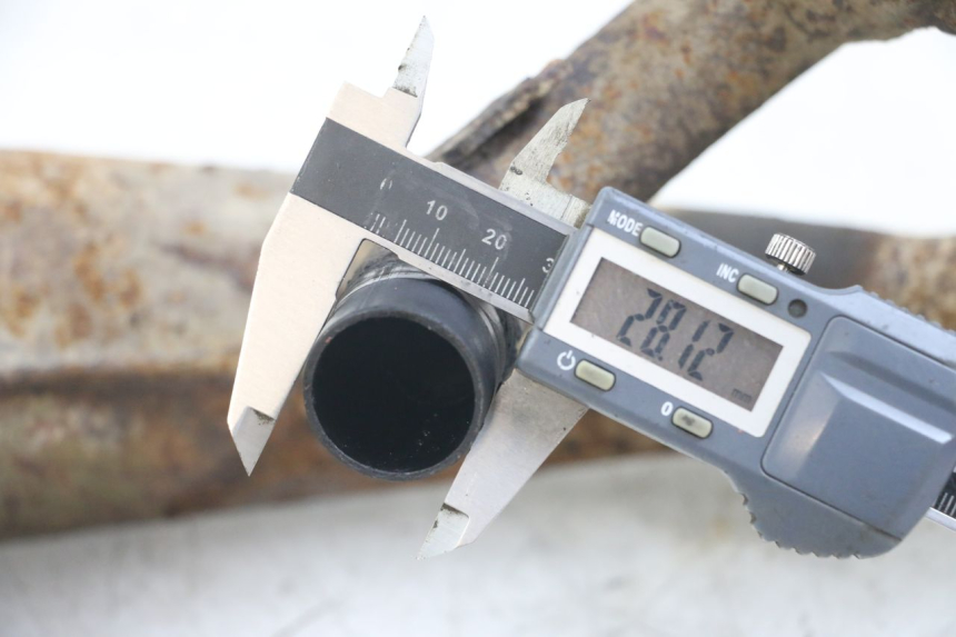 photo de SCARICO PEUGEOT XP6 50 (1997 - 2003) - Primo piano tecnico