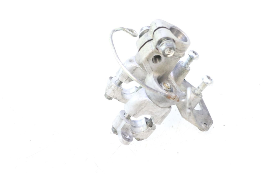 photo de ATTACCO MANUBRIO HONDA FJS SILVER WING SILVERWING 400 (2005 - 2008) - Zoom sullo stato d'uso
