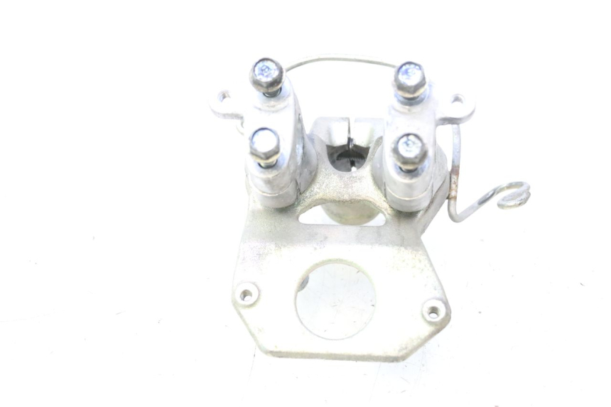 photo de ATTACCO MANUBRIO HONDA FJS SILVER WING SILVERWING 400 (2005 - 2008) - Dettagli dei punti di fissaggio