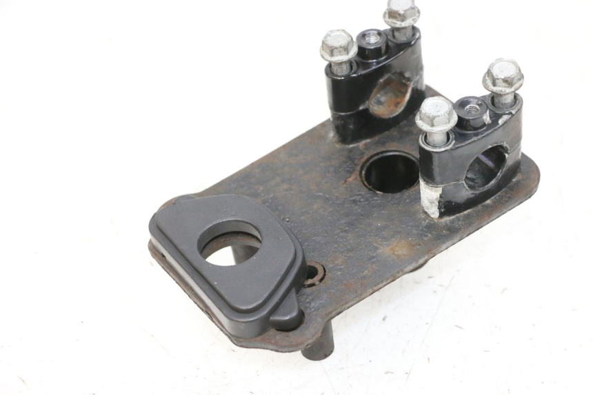 photo de ATTACCO MANUBRIO JM MOTORS GTS 125 (2015 - 2019) - Dettagli dei punti di fissaggio