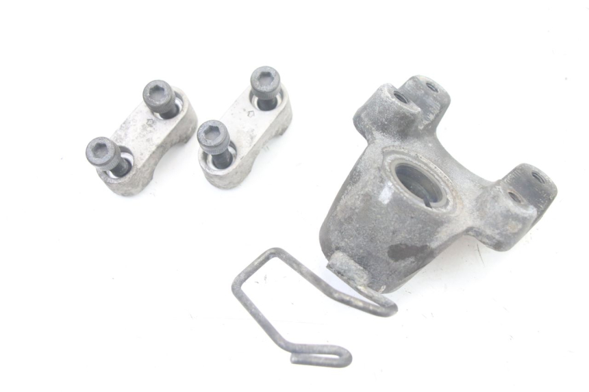 photo de ATTACCO MANUBRIO YAMAHA X-MAX XMAX ABS 250 (2010 - 2014) - Stato della superficie e materiale