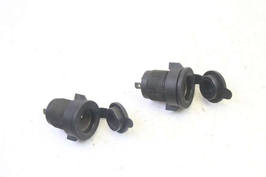 photo de PRESA ACCENDISIGARI QUADRO 4 4D 350 (2015 - 2018) - Dettaglio del componente