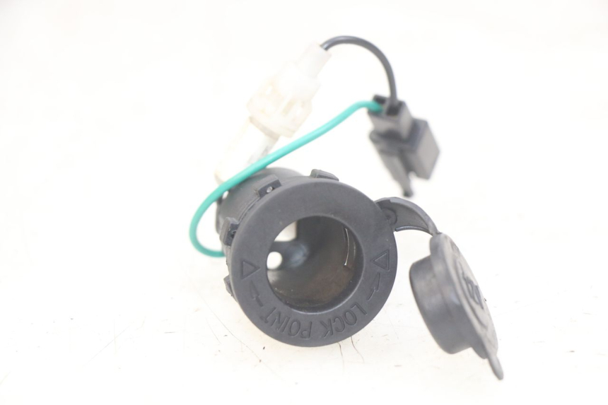 photo de PRISE ACCENDISIGARI KYMCO AGILITY 16+ 4T 50 (2018 - 2023) - Altra angolazione