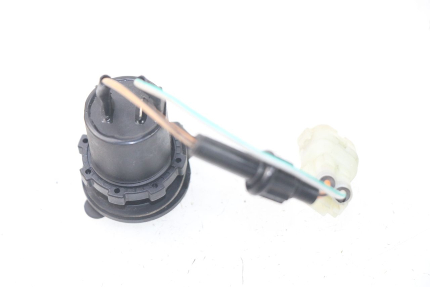 photo de PRESA ACCENDISIGARI KYMCO DINK STREET 125 (2009 - 2014) - Zoom sullo stato d'uso