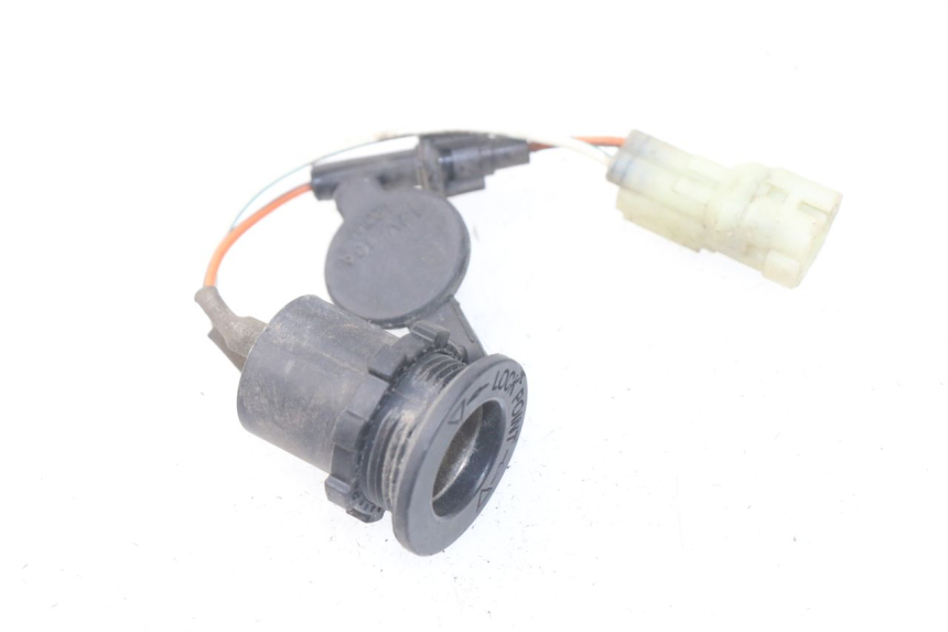 photo de PRESA ACCENDISIGARI KYMCO DINK STREET 125 (2009 - 2014) - Zoom sullo stato d'uso