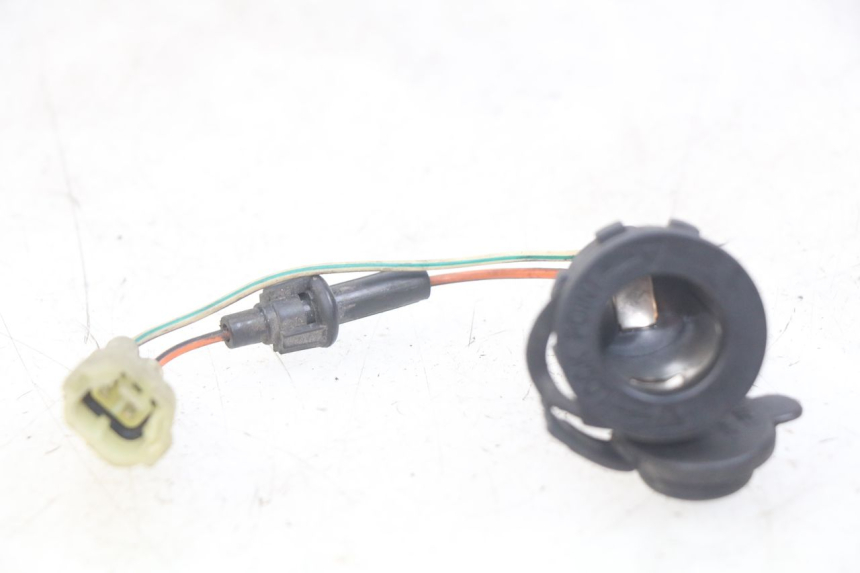 photo de PRESA ACCENDISIGARI KYMCO DINK STREET 125 (2009 - 2014) - Zoom sullo stato d'uso