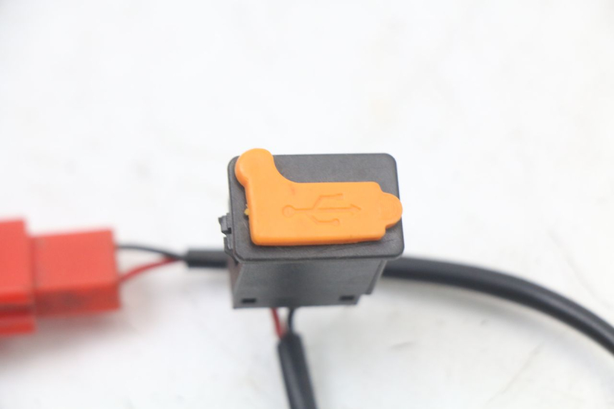 photo de PRESA ACCENDISIGARI WAYSCRAL E-START 1 (2018 - 2022) - Dettaglio del componente