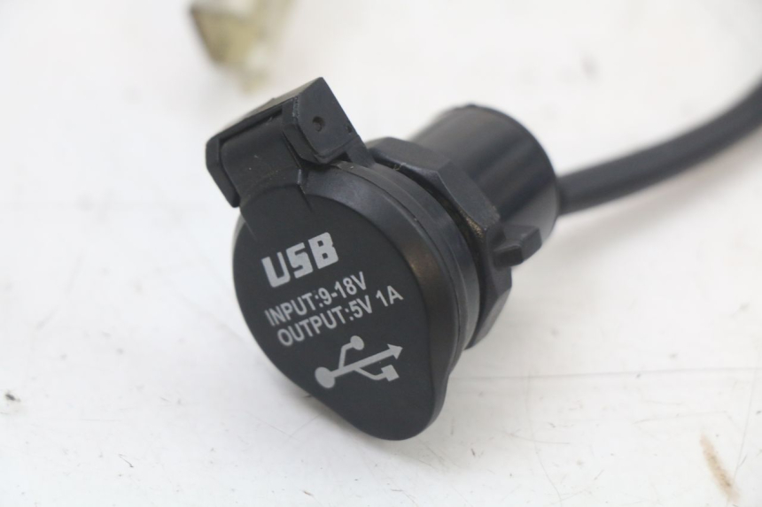 photo de PRESA ACCENDISIGARI EBROH BRAVO GLE 1 (2020 - 2024) - Dettaglio del componente