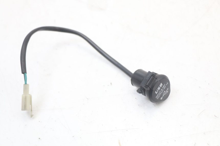 photo de PRESA ACCENDISIGARI EBROH BRAVO GLE 1 (2020 - 2024) - Altra angolazione