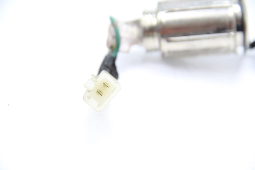 photo de Presa accendisigari HONDA FES PANTHEON 125 (2003 - 2007) - Primo piano tecnico