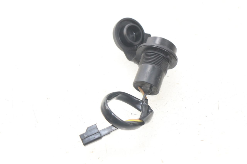 photo de PRESA ACCENDISIGARI YAMAHA FJR ABS 1300 (2006 - 2012) - Altra angolazione