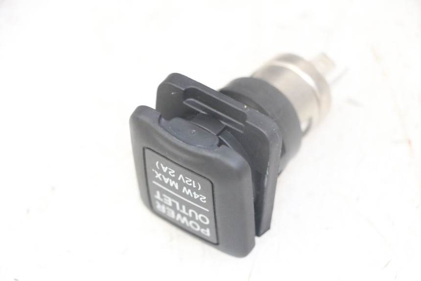 photo de PRESA ACCENDISIGARI HONDA FORZA ABS 300 (2013 - 2017) - Dettaglio del componente