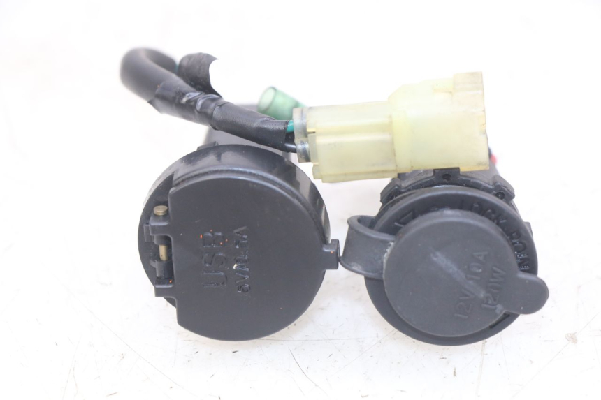 photo de PRESA ACCENDISIGARI SYM GTS EFI 125 (2012 - 2016) - Vista principale