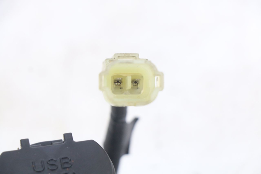 photo de PRESA ACCENDISIGARI SYM GTS EFI 125 (2012 - 2016) - Primo piano tecnico