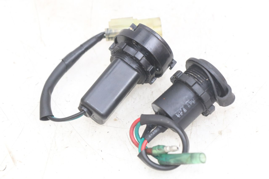 photo de PRESA ACCENDISIGARI SYM GTS EFI 125 (2012 - 2016) - Dettagli dei punti di fissaggio