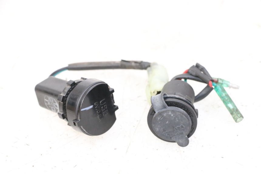 photo de PRESA ACCENDISIGARI SYM JOYMAX 125 (2010 - 2017) - Vista principale