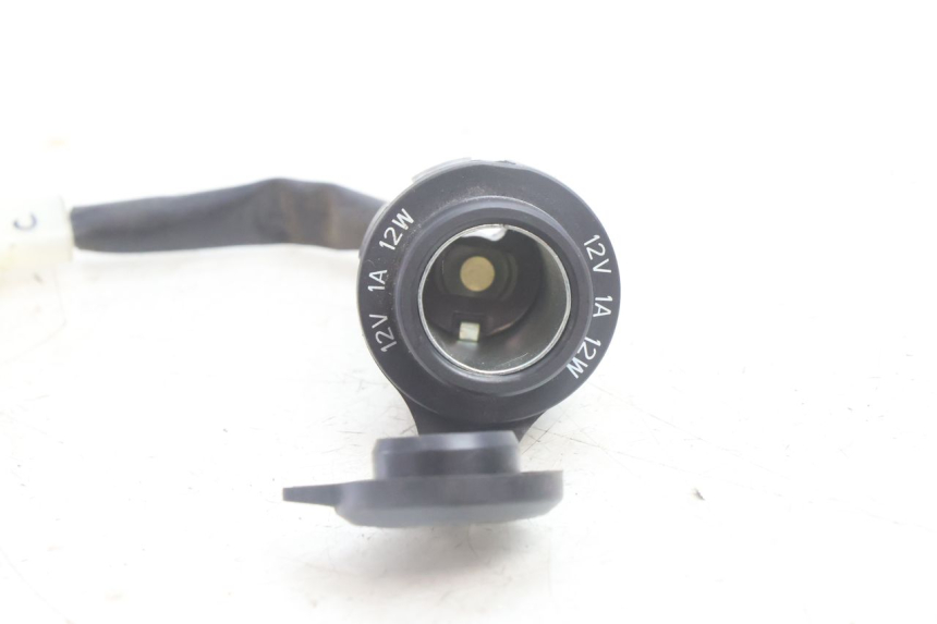 photo de PRESA ACCENDISIGARI YAMAHA N-MAX NMAX 125 (2021 - 2024) - Zoom sullo stato d'uso