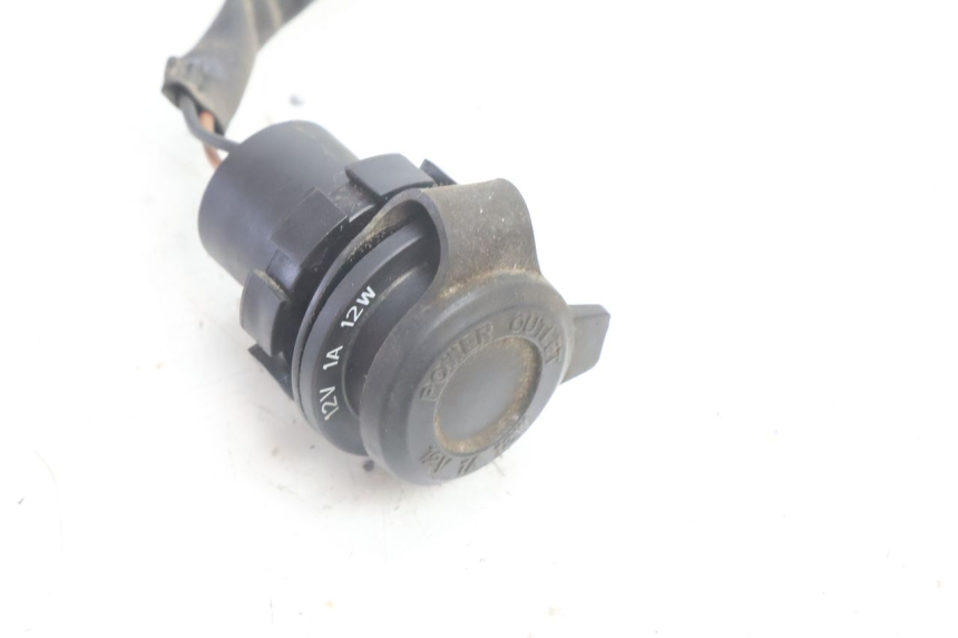 photo de PRESA ACCENDISIGARI YAMAHA N-MAX NMAX 125 (2021 - 2024) - Primo piano tecnico