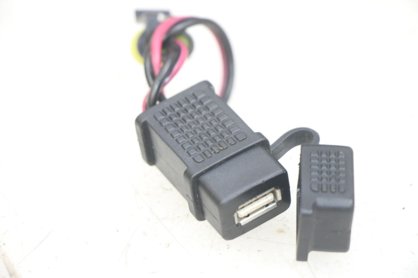 photo de PRESA ACCENDISIGARI PIAGGIO NEW TYPHOON 50 (2018 - 2021) - Dettaglio del componente