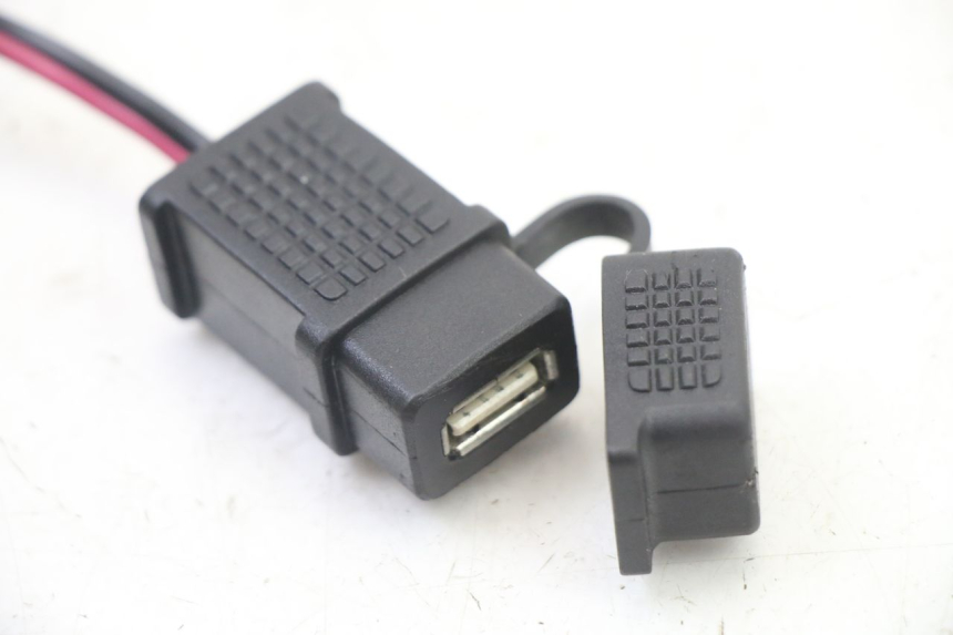 photo de PRESA ACCENDISIGARI PIAGGIO NEW TYPHOON 50 (2018 - 2021) - Dettaglio del componente