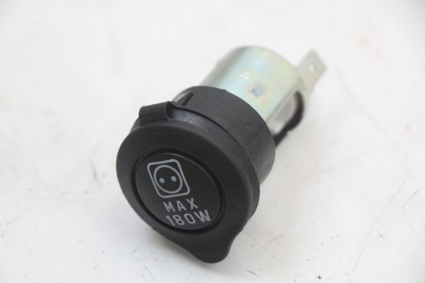 photo de PRESA ACCENDISIGARI MOTO GUZZI NORGE 8V GT 1200 (2011 - 2016) - Altra angolazione