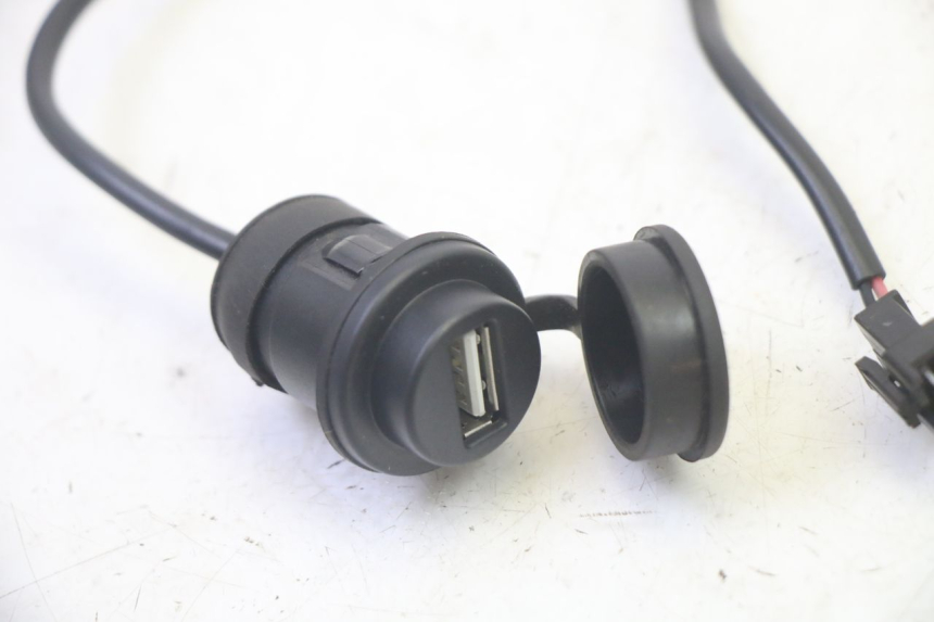 photo de PRESA ACCENDISIGARI EFUN PUSA 1 - Dettaglio del componente