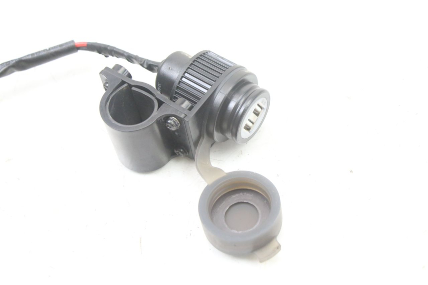 photo de PRESA ACCENDISIGARI ROYAL ENFIELD HYMALAYAN 410 (2016 - 2023) - Zoom sullo stato d'uso