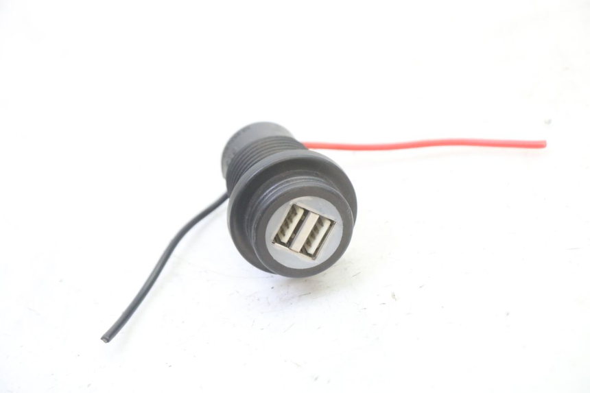 photo de PRESA ACCENDISIGARI HONDA ST PAN EUROPEAN 1300 (2002 - 2013) - Vista principale